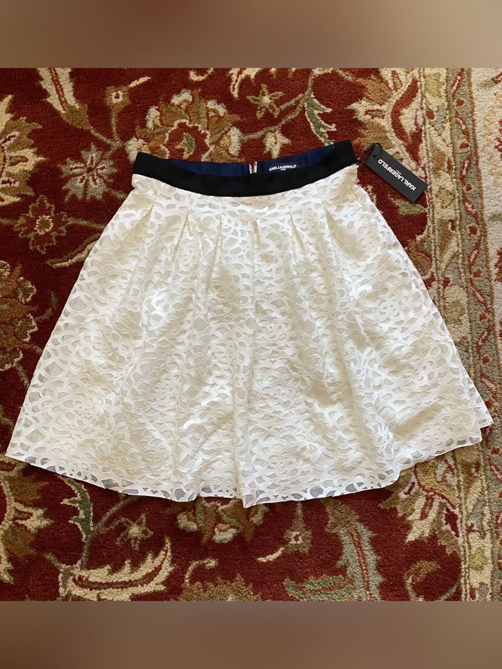 Karl Lagerfeld White Floral Skirt with Black Waistline – Size 6 – New With Tags
